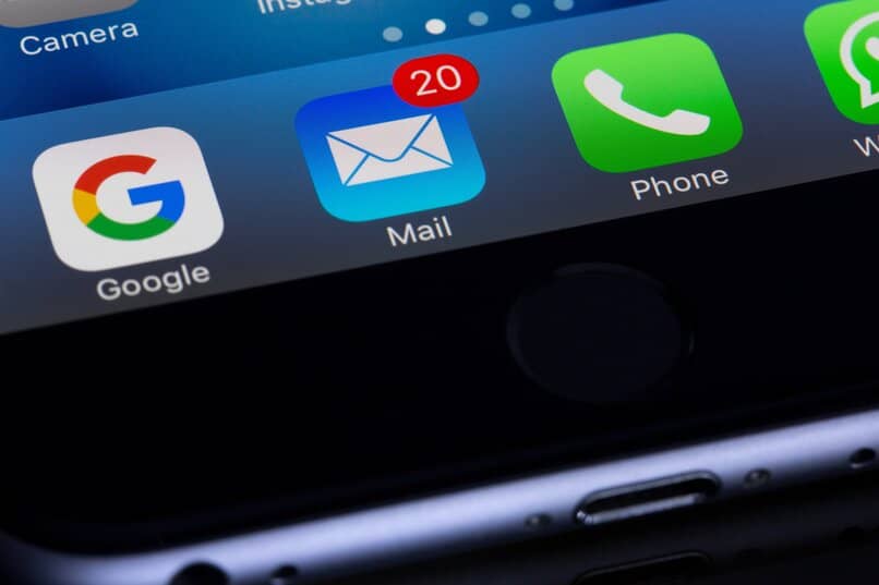 icône de messagerie mobile pour envoyer des copies par courrier