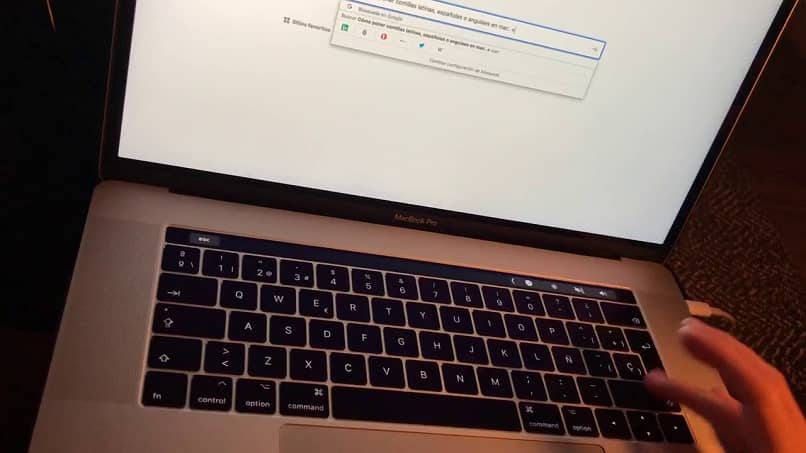 modifier un document sur un ordinateur portable mac